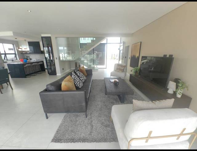 5 BEDROOM HOUSE FOR SALE IN MIDSTREAM HEIGHTS